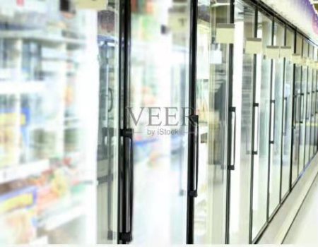 Commercial cooler for beverage and drinks solutions